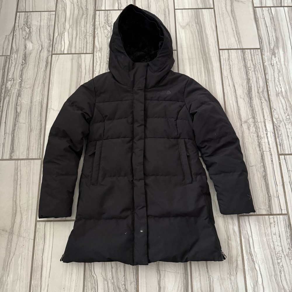 The North Face 550 down long jacket. EUC